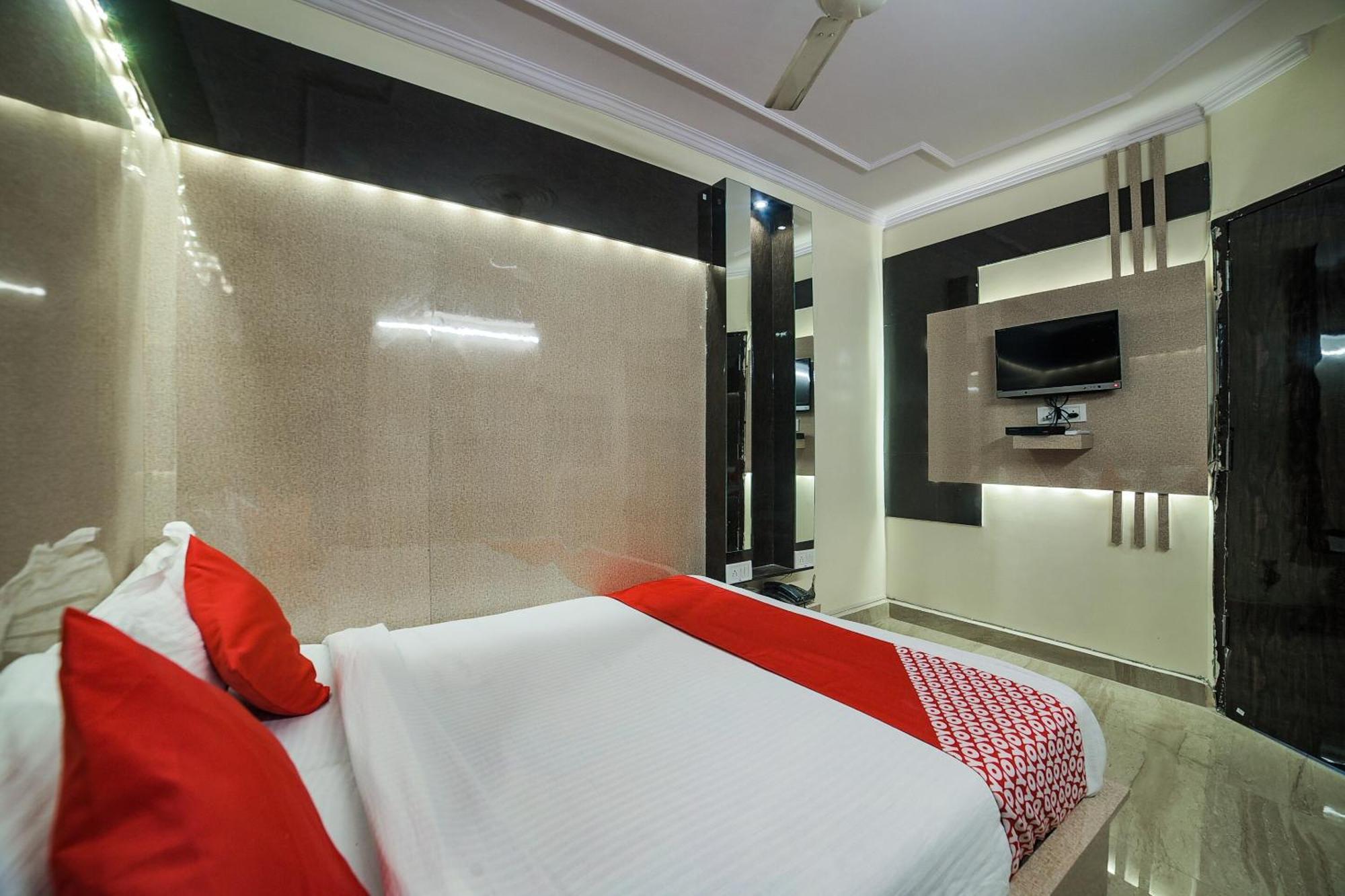 Hotel Oyo Flagship Rohit Dx Near Jama Masjid